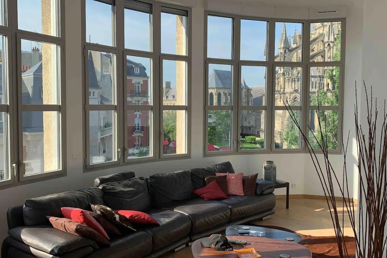 Апартаменти Loft Des Sacres - Vue Unique Sur La Cathedrale Реймс Екстер'єр фото