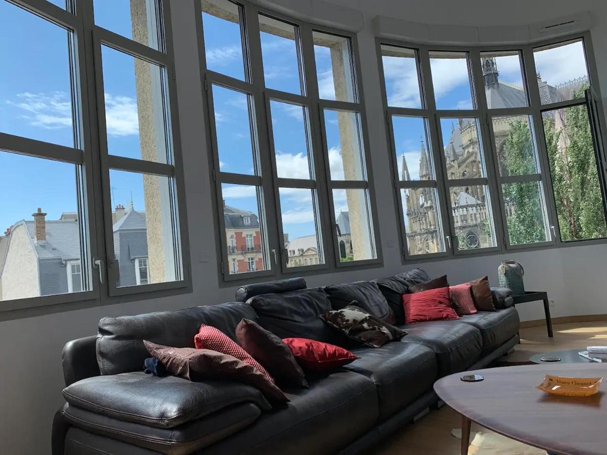 Апартаменти Loft Des Sacres - Vue Unique Sur La Cathedrale Реймс Екстер'єр фото