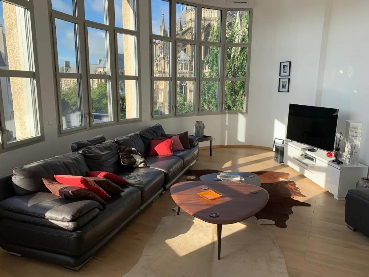 Апартаменти Loft Des Sacres - Vue Unique Sur La Cathedrale Реймс Екстер'єр фото